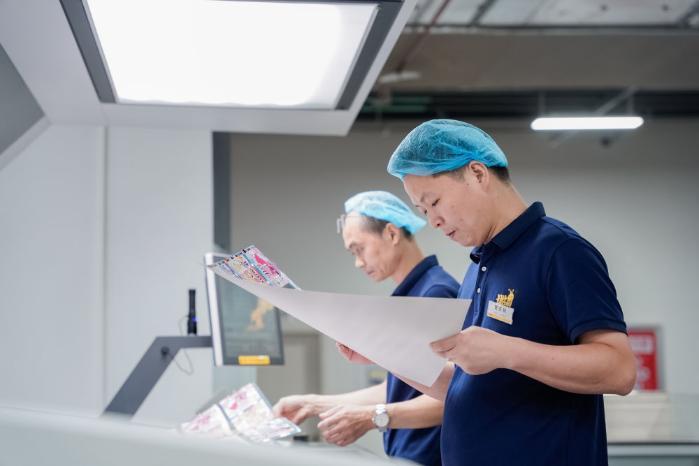 一张卡牌洞见新型文化业态AG真人游戏平台卡游：从(图2)